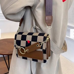 - NWOT Ivy & Taylor Paris Bag